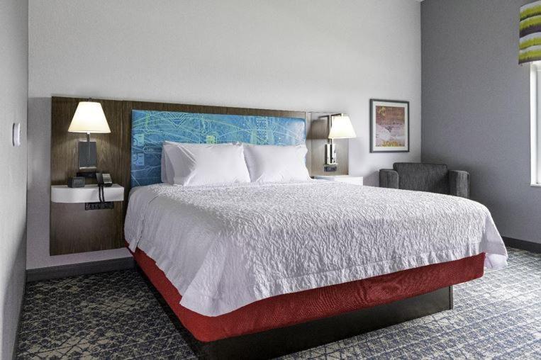 Hampton Inn By Hilton St Louis Airport 伍德森特瑞斯 外观 照片