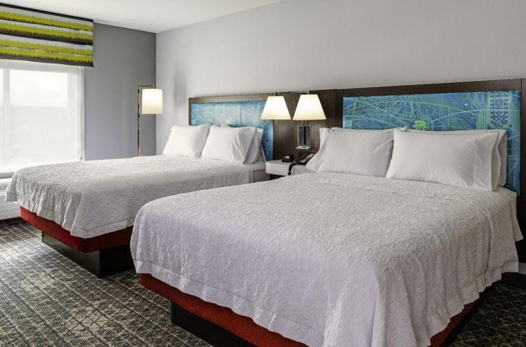 Hampton Inn By Hilton St Louis Airport 伍德森特瑞斯 外观 照片