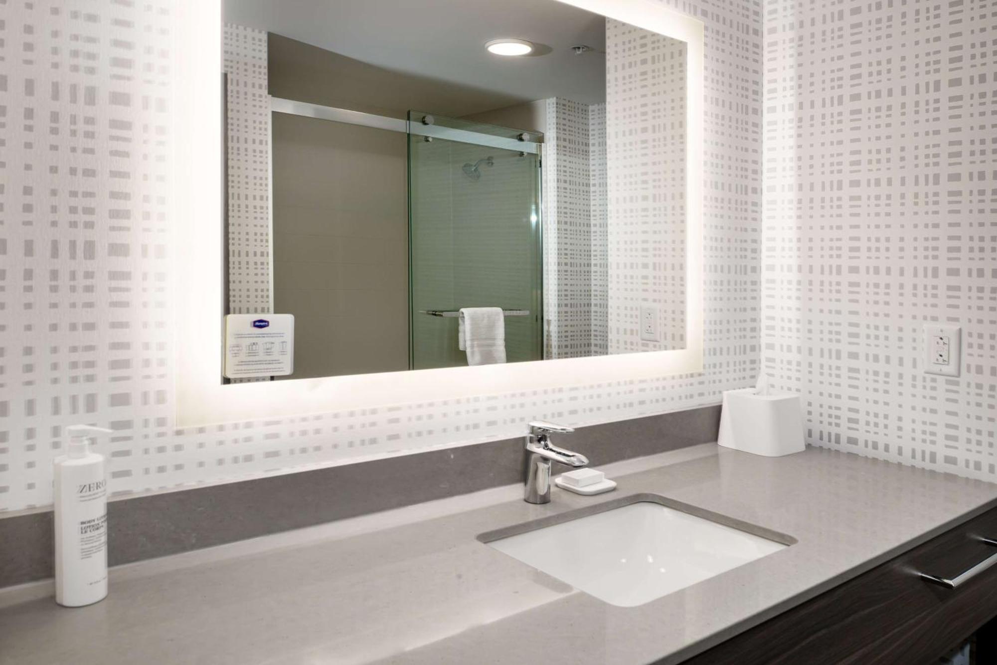 Hampton Inn By Hilton St Louis Airport 伍德森特瑞斯 外观 照片