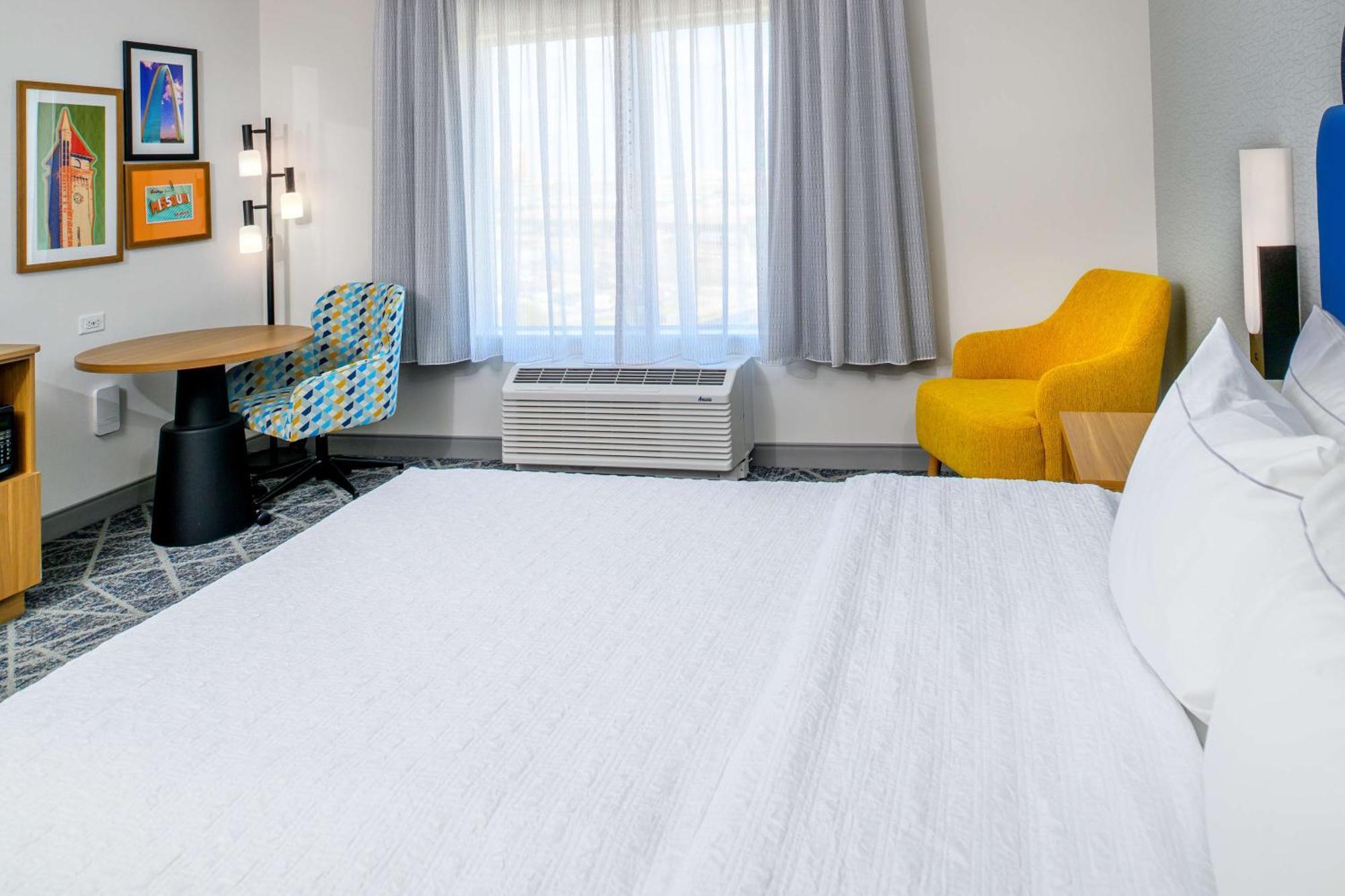 Hampton Inn By Hilton St Louis Airport 伍德森特瑞斯 外观 照片