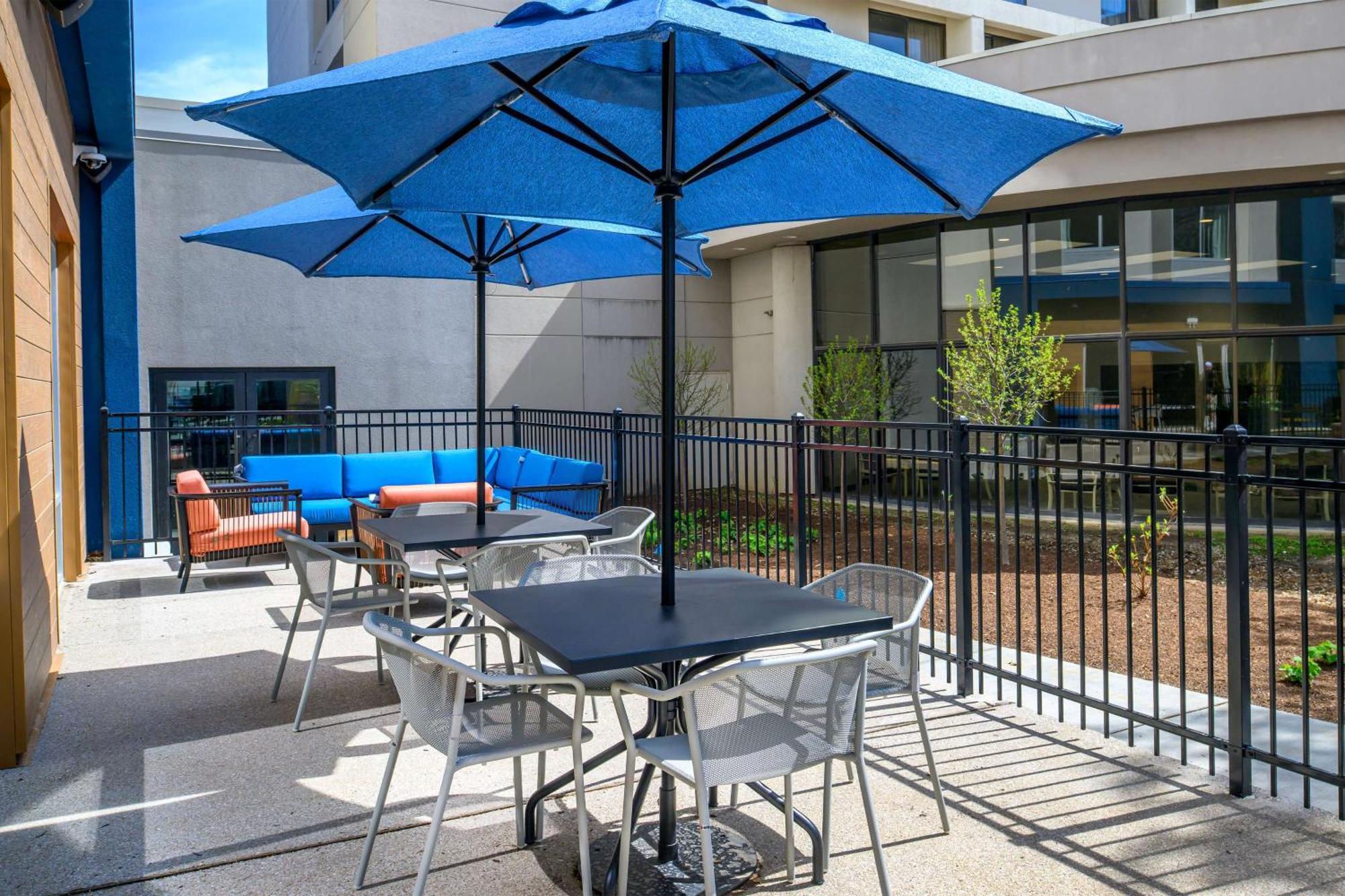 Hampton Inn By Hilton St Louis Airport 伍德森特瑞斯 外观 照片